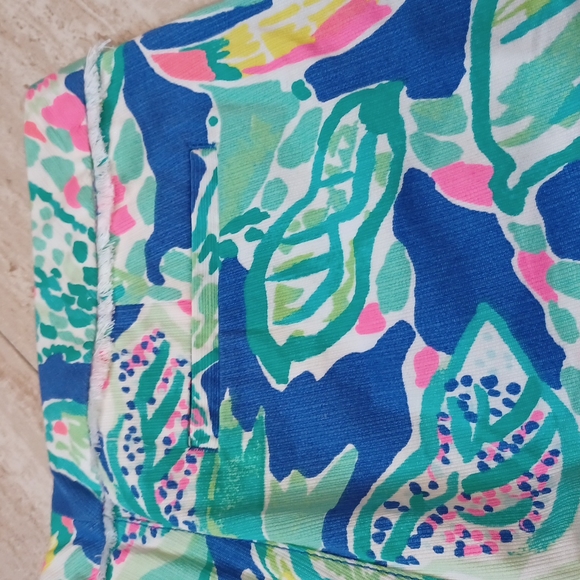 Lilly Pulitzer Shorts - Picture 6 of 8
